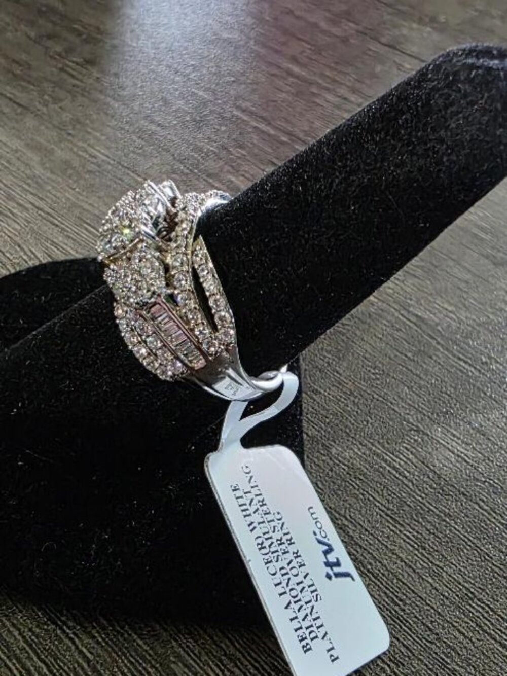 DIAMOND SIMULANT RING - SIZE 9 - Picture 3 of 4